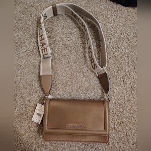 NWT Michael Kors Jetset Small Nylon Driftwood Smartphone Crossbody Bag